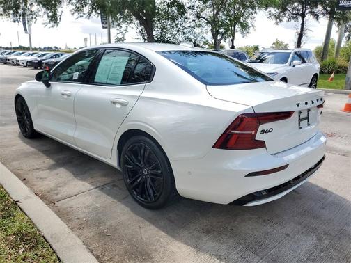 2024 Volvo S60 B5 Plus Black Edition