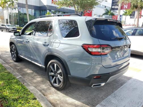 2023 Honda Pilot Touring