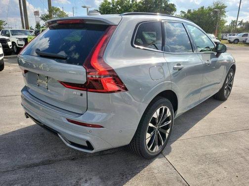 2026 Volvo XC60 B5 Plus