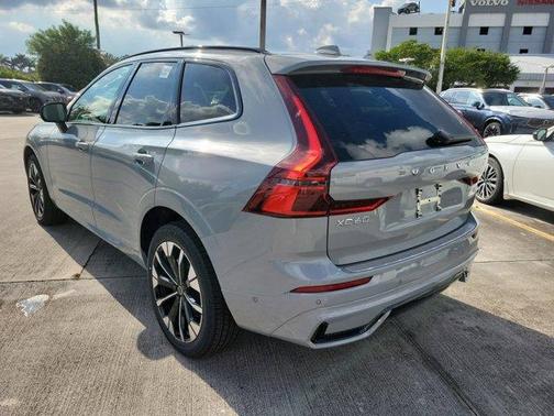 2026 Volvo XC60 B5 Plus