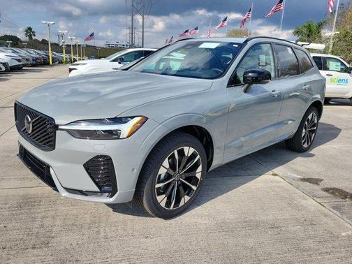 2026 Volvo XC60 B5 Plus