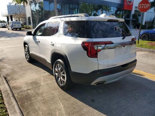 White Frost Tri-Coat 2021 GMC Acadia SLT