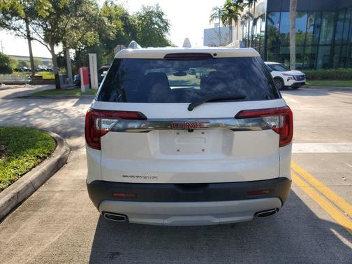 White Frost Tri-Coat 2021 GMC Acadia SLT