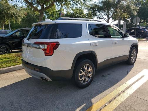 White Frost Tri-Coat 2021 GMC Acadia SLT