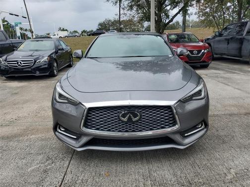 2022 INFINITI Q60 LUXE