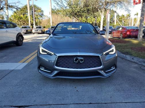 2022 INFINITI Q60 LUXE