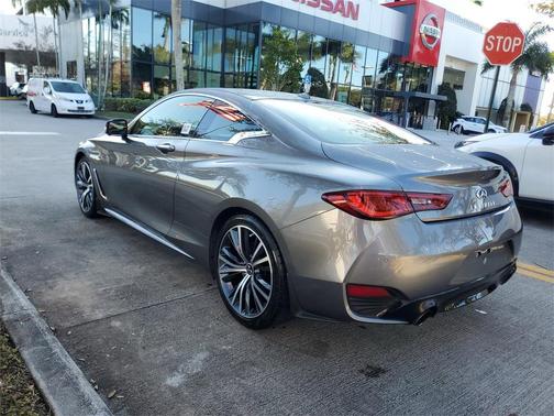 2022 INFINITI Q60 LUXE