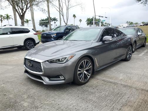2022 INFINITI Q60 LUXE