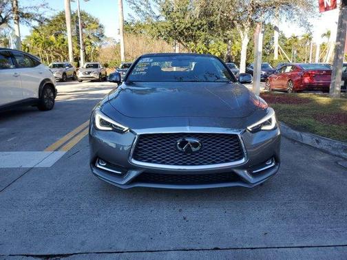 2022 INFINITI Q60 LUXE