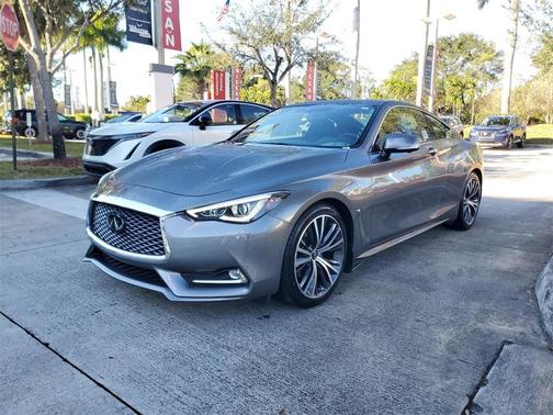 2022 INFINITI Q60 LUXE