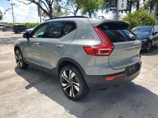 Gray Metallic 2024 Volvo XC40 B5 Plus Dark Theme