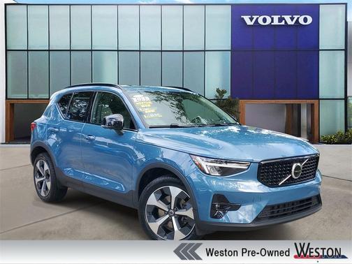 Fjord Blue Metallic 2023 Volvo XC40 B5 Plus Dark Theme