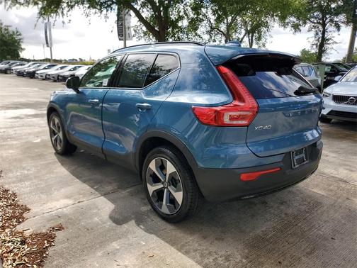 Fjord Blue Metallic 2023 Volvo XC40 B5 Plus Dark Theme