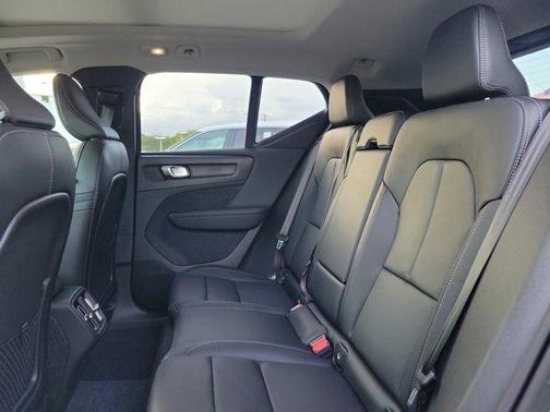 2026 Volvo XC40 B4 Plus