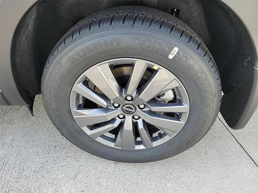 2025 Nissan Pathfinder S