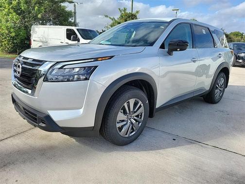 2025 Nissan Pathfinder S