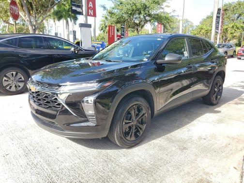 Mosaic Black Metallic 2024 Chevrolet Trax LS