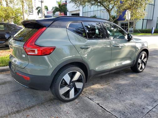 2023 Volvo XC40 Recharge Pure Electric Twin Plus