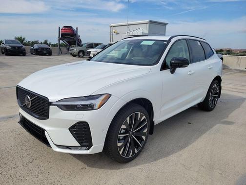 Crystal White 2026 Volvo XC60 B5 Ultra