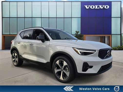 2026 Volvo XC40