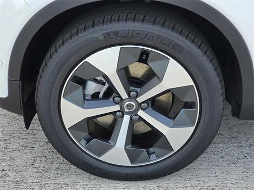 2026 Volvo XC40