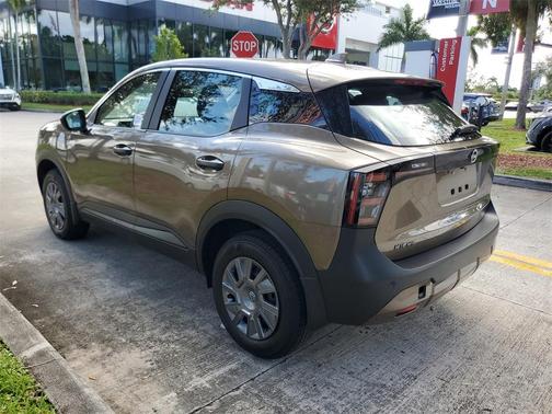 2025 Nissan Kicks S