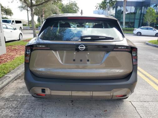 2025 Nissan Kicks S