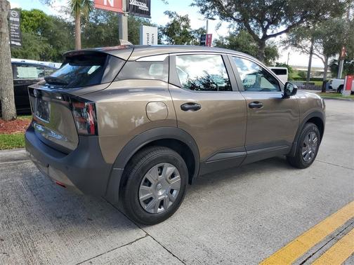 2025 Nissan Kicks S