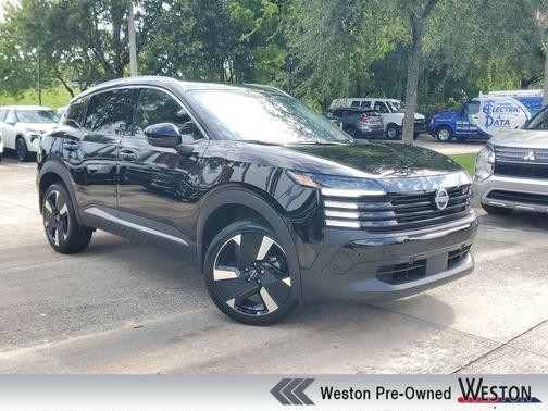 Super Black 2025 Nissan Kicks SR