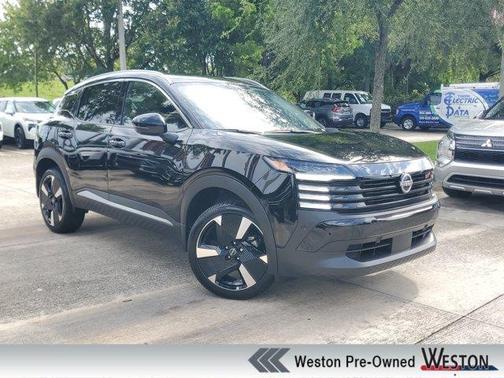 Super Black 2025 Nissan Kicks SR