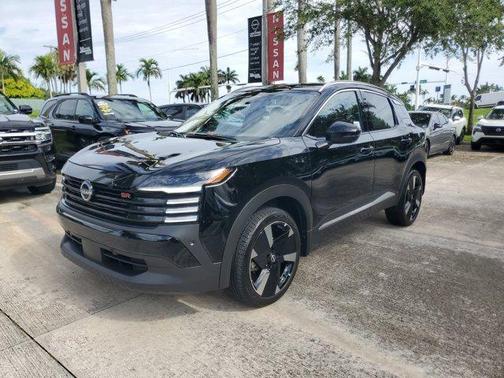 Super Black 2025 Nissan Kicks SR