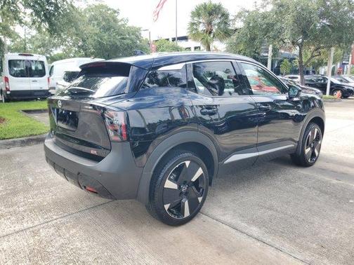 Super Black 2025 Nissan Kicks SR