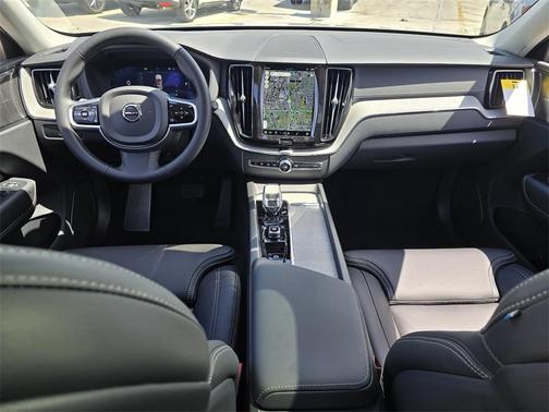2025 Volvo XC60 Plug-In Hybrid T8 Ultra