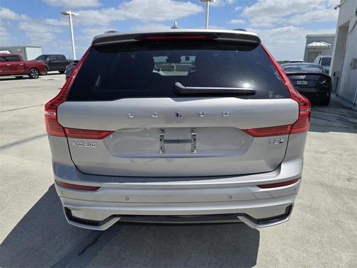 2025 Volvo XC60 Plug-In Hybrid T8 Ultra