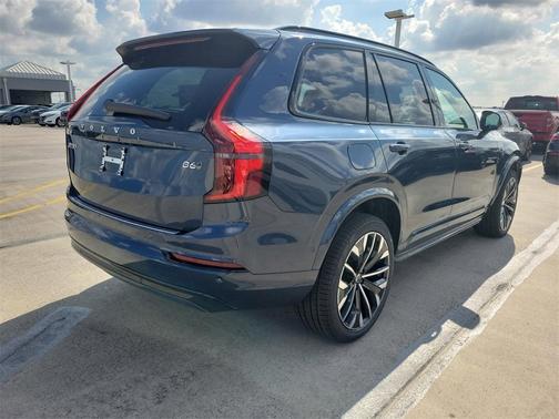 2026 Volvo XC90 B6 Ultra Dark Theme 7-Seater