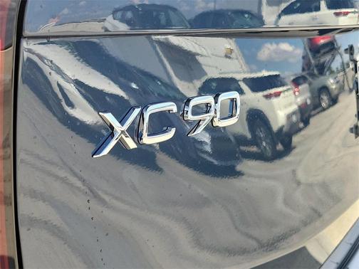 2026 Volvo XC90 B6 Ultra Dark Theme 7-Seater