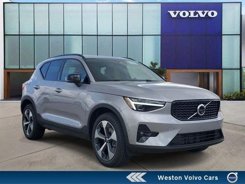 2026 Volvo XC40 B5 Plus