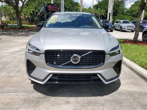 2025 Volvo XC60 B5 Plus