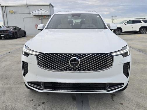 2025 Volvo XC90 Plug-In Hybrid T8 Plus 7-Seater