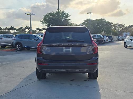 2026 Volvo XC90 B6 Ultra Dark Theme 7-Seater