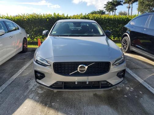 2025 Volvo S60 B5 Core