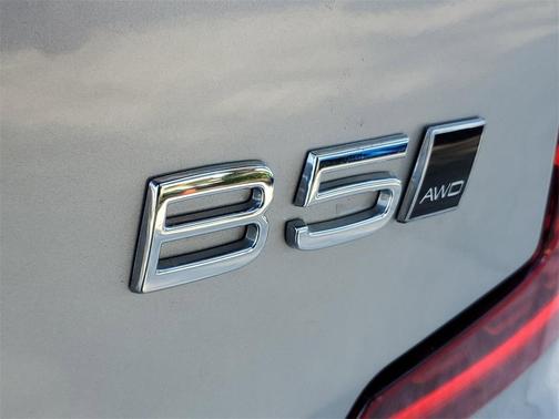 2025 Volvo S60 B5 Core