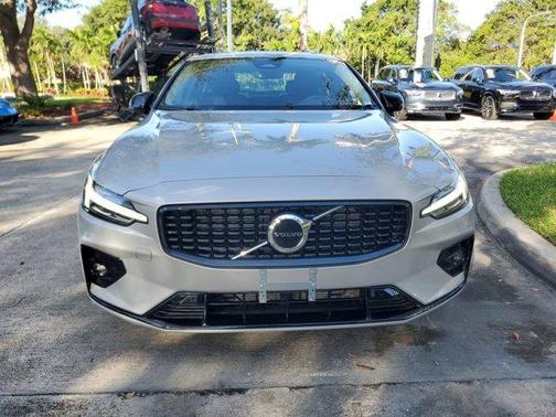 2025 Volvo S60 B5 Core