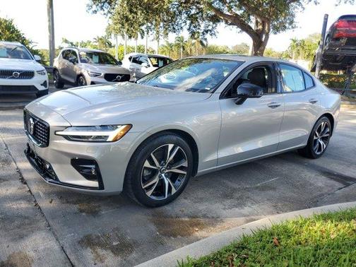 2025 Volvo S60 B5 Core