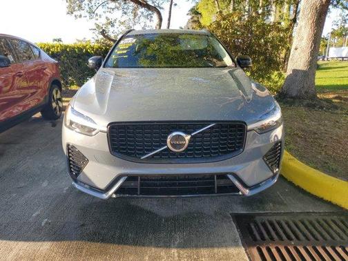 Gray Metallic 2023 Volvo XC60 B5 Plus Dark Theme