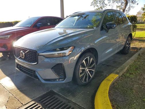 Gray Metallic 2023 Volvo XC60 B5 Plus Dark Theme