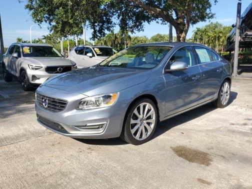 Blue Metallic 2017 Volvo S60 T5 Inscription Platinum