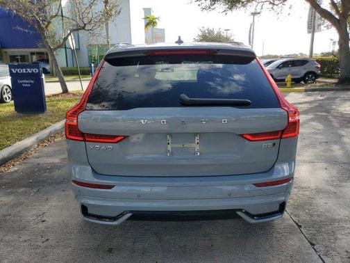 2025 Volvo XC60 B5 Plus