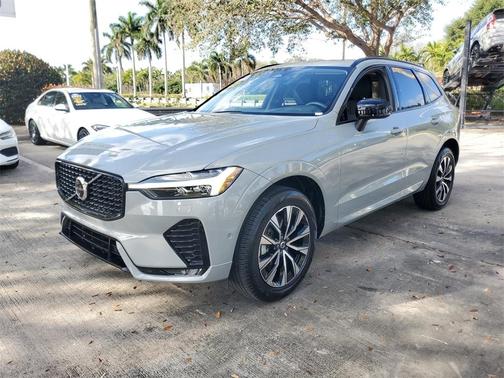 2025 Volvo XC60 B5 Plus