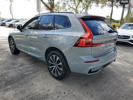 2025 Volvo XC60 B5 Plus